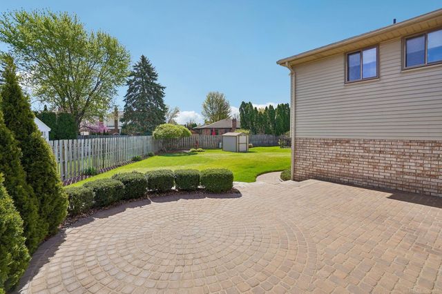 13844 Diversion Drive, Sterling Heights, MI 48313