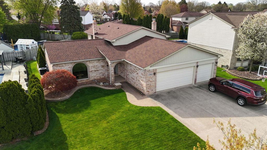 13844 Diversion Drive, Sterling Heights, MI 48313