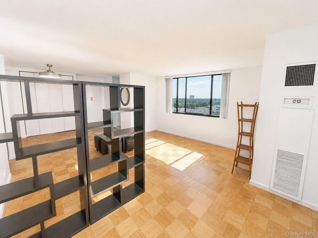 26910 Grand Central 17C, Floral Park, NY 11005