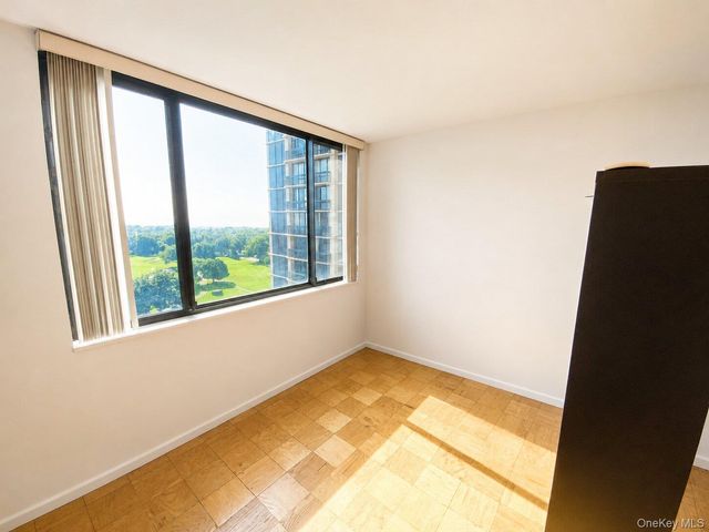 26910 Grand Central 17C, Floral Park, NY 11005