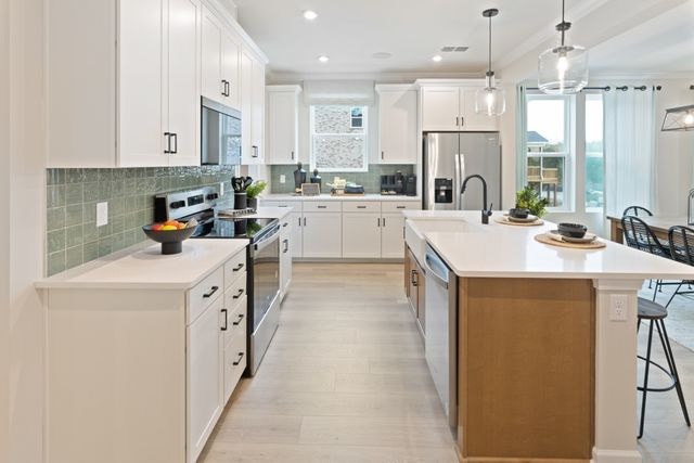 2437 Kemp Drive, Hermitage, TN 37076