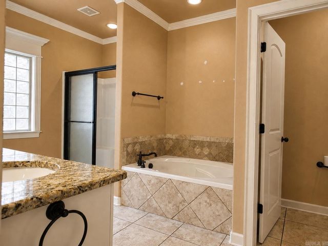 8423 Wolf Creek Ct, North Little Rock, AR 72120