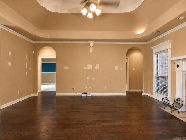 8423 Wolf Creek Ct, North Little Rock, AR 72120