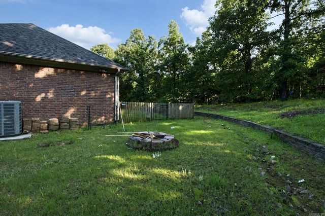 8423 Wolf Creek Ct, North Little Rock, AR 72120