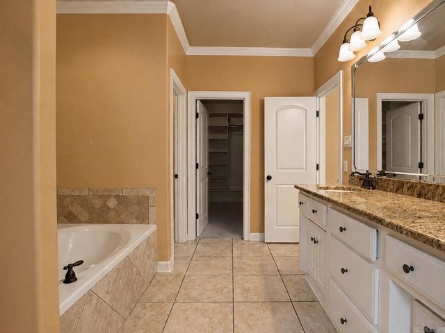 8423 Wolf Creek Ct, North Little Rock, AR 72120