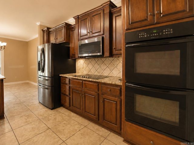 8423 Wolf Creek Ct, North Little Rock, AR 72120
