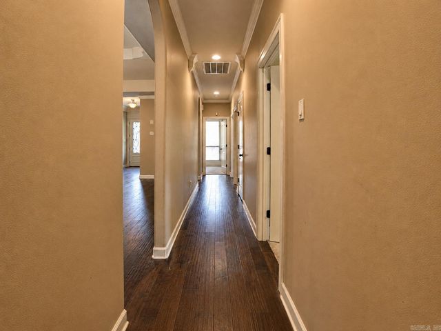 8423 Wolf Creek Ct, North Little Rock, AR 72120