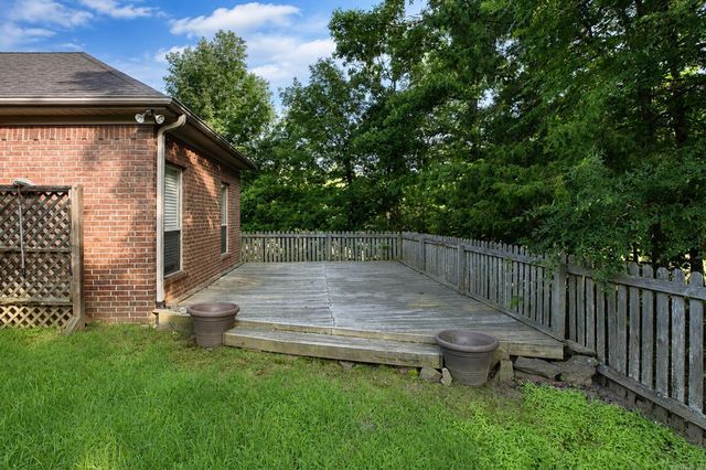 8423 Wolf Creek Ct, North Little Rock, AR 72120