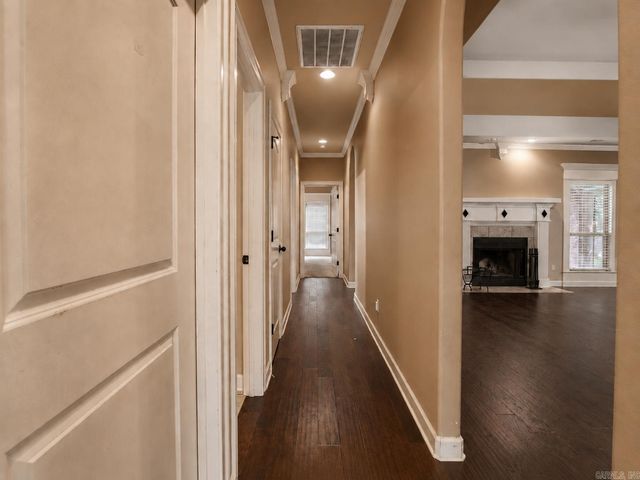 8423 Wolf Creek Ct, North Little Rock, AR 72120