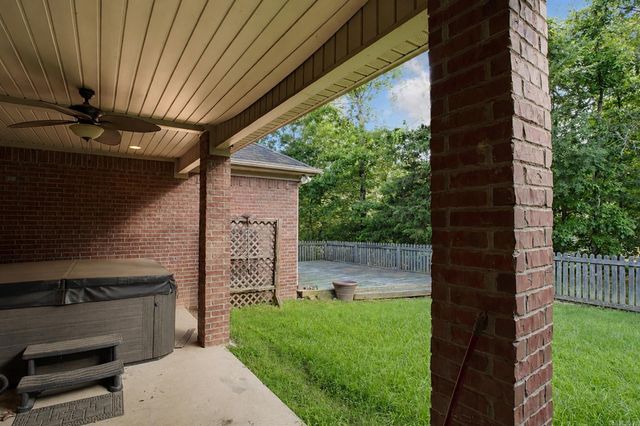 8423 Wolf Creek Ct, North Little Rock, AR 72120