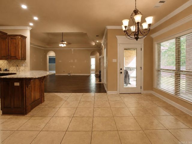 8423 Wolf Creek Ct, North Little Rock, AR 72120