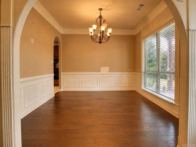 8423 Wolf Creek Ct, North Little Rock, AR 72120