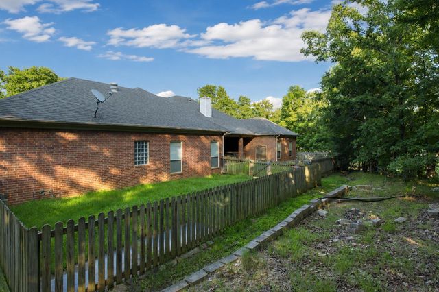 8423 Wolf Creek Ct, North Little Rock, AR 72120