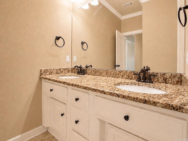 8423 Wolf Creek Ct, North Little Rock, AR 72120
