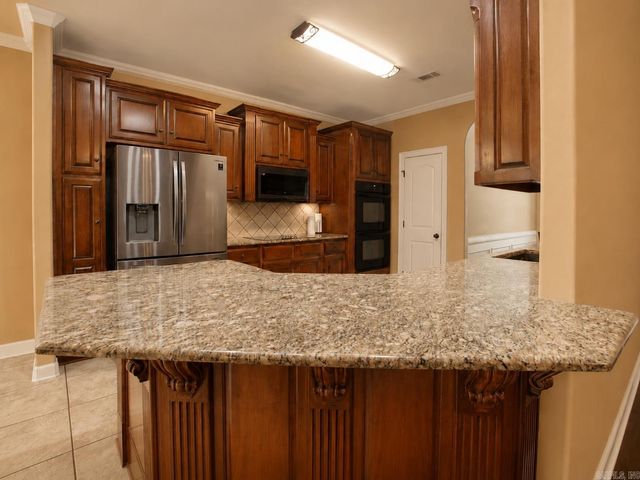 8423 Wolf Creek Ct, North Little Rock, AR 72120