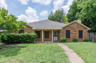 902 Wayne Avenue, Duncanville, TX 75137