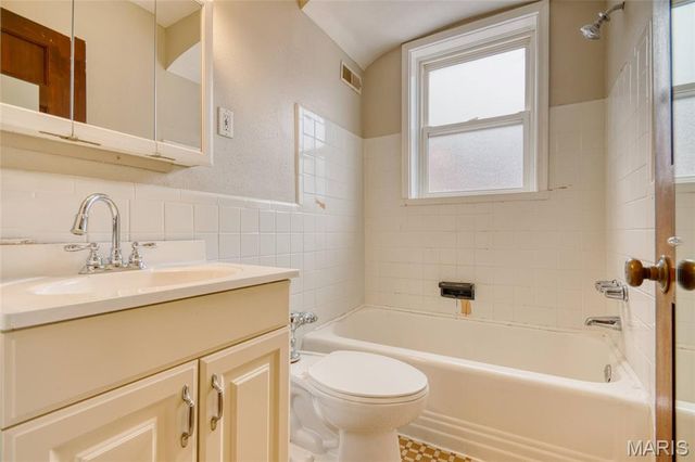 7752 Wise Avenue 1, Richmond Heights, MO 63117