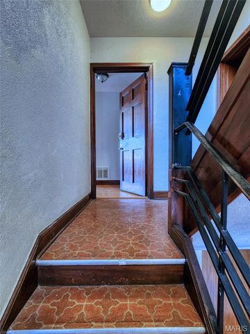 7752 Wise Avenue 1, Richmond Heights, MO 63117