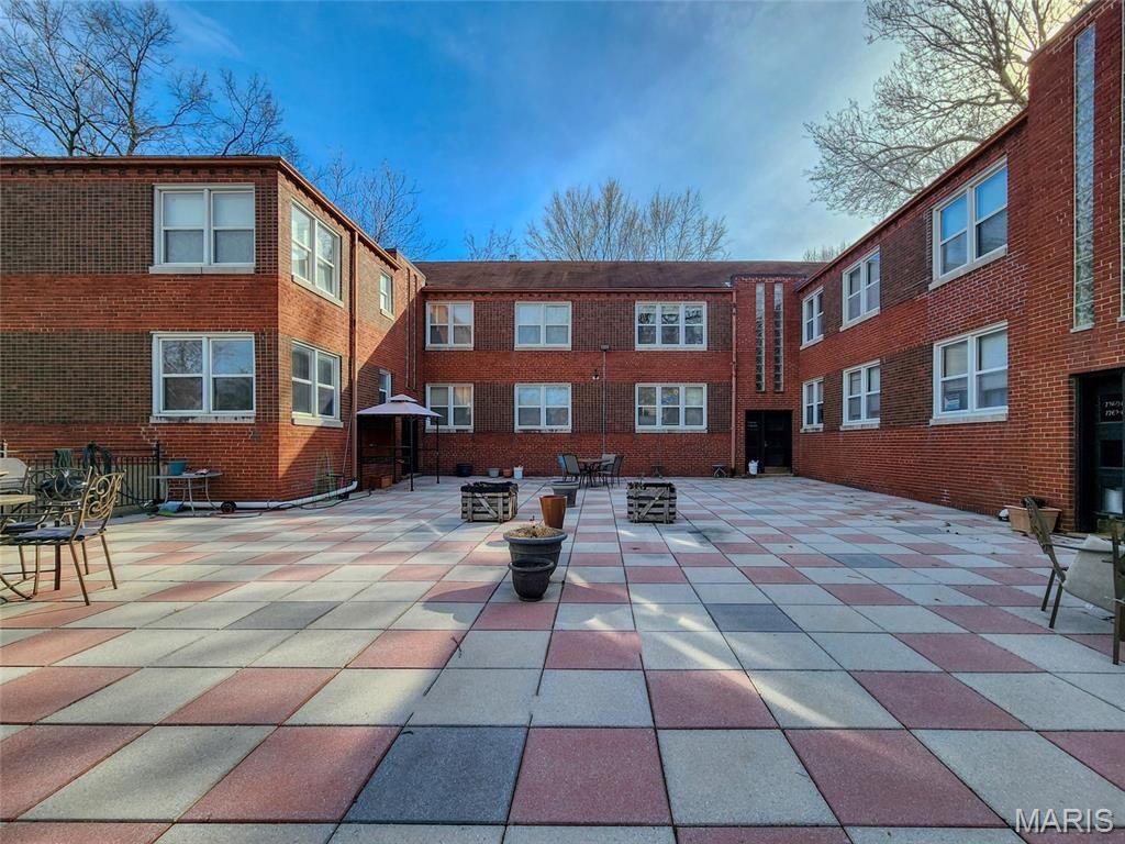 7752 Wise Avenue 1, Richmond Heights, MO 63117