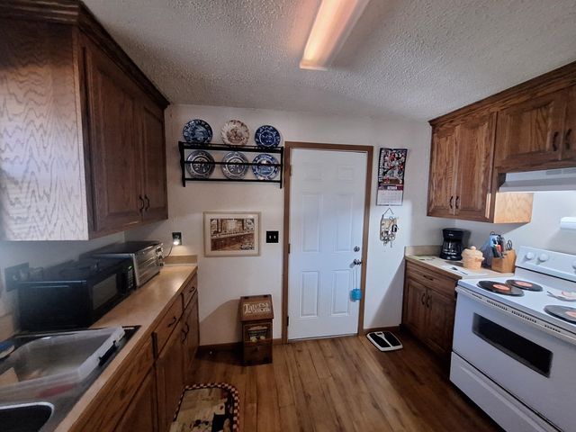 1808 W Walnut Street, Springfield, MO 65806