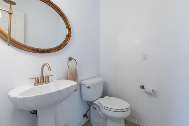 2482 East Wildwood Road, Springfield, MO 65804