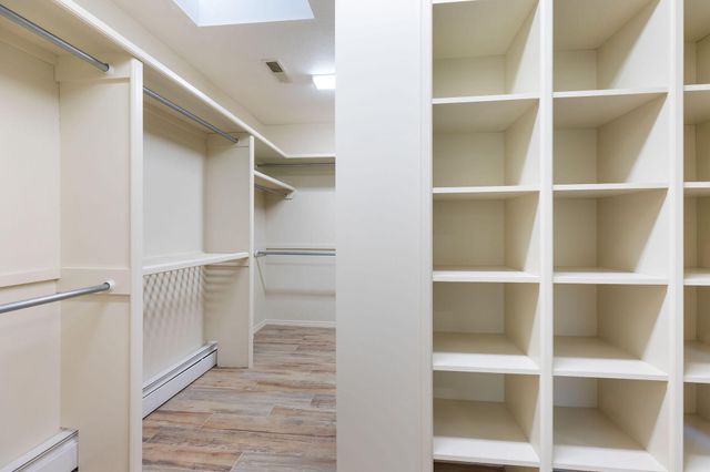 2482 East Wildwood Road, Springfield, MO 65804