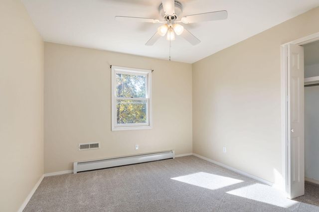 2482 East Wildwood Road, Springfield, MO 65804