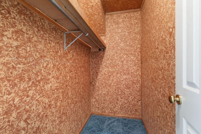 2482 East Wildwood Road, Springfield, MO 65804