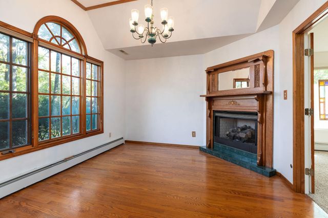 2482 East Wildwood Road, Springfield, MO 65804