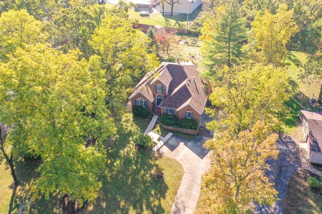 2482 East Wildwood Road, Springfield, MO 65804