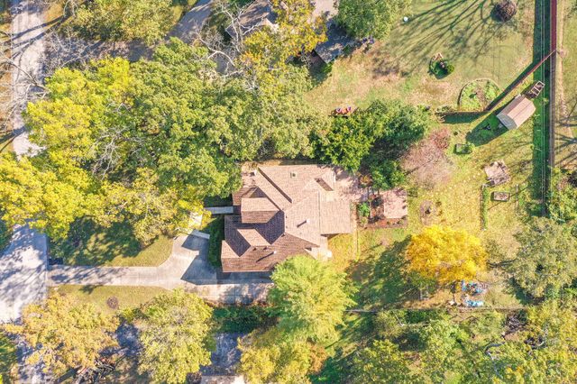 2482 East Wildwood Road, Springfield, MO 65804