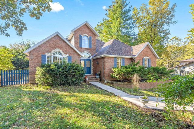 2482 East Wildwood Road, Springfield, MO 65804