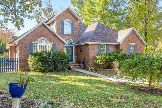 2482 East Wildwood Road, Springfield, MO 65804