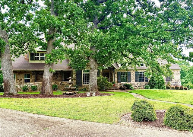 10822 Millstead Lane, Bentonville, AR 72712