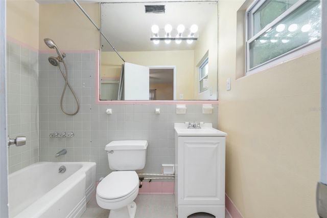 1414 NE 13TH STREET, Gainesville, FL 32601