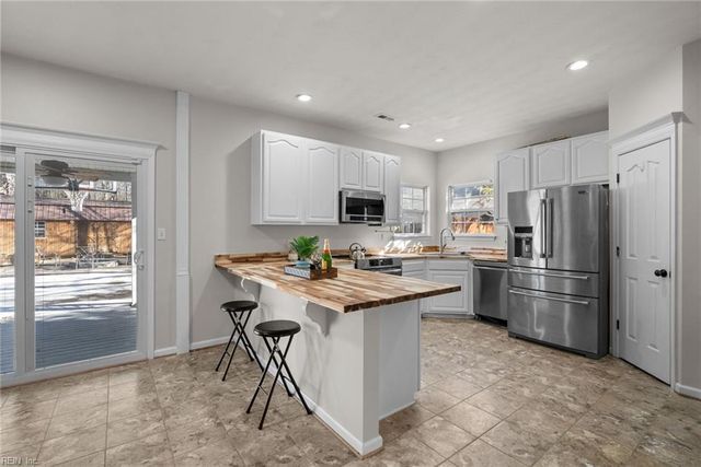 109 Bishops CT, Chesapeake, VA 23323