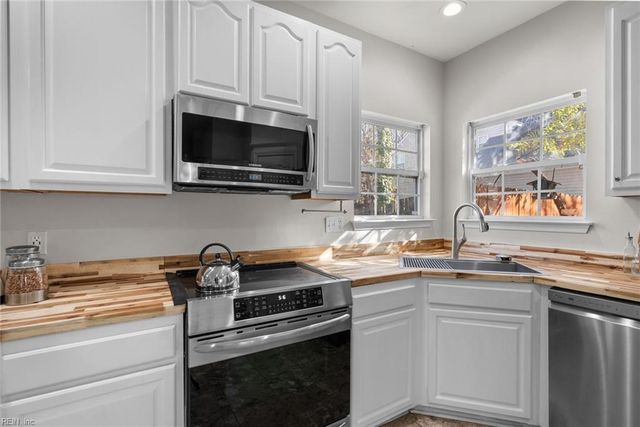 109 Bishops CT, Chesapeake, VA 23323