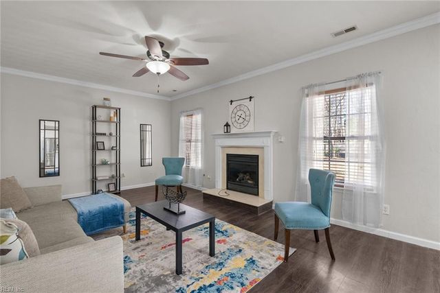 109 Bishops CT, Chesapeake, VA 23323