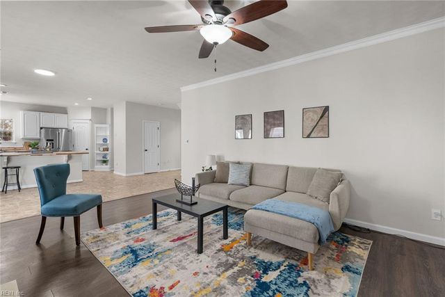 109 Bishops CT, Chesapeake, VA 23323