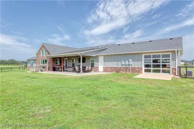 6440 Greig Lane, Van Buren, AR 72956