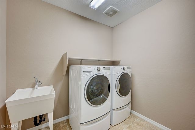 7158 Manolo Street, Las Vegas, NV 89113