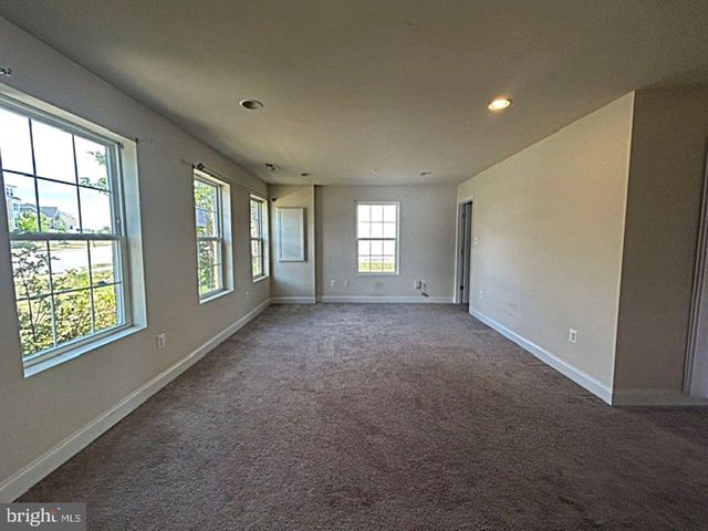11240 SAINT LUKE DR, White Plains, MD 20695