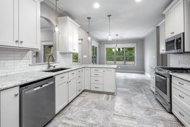 2701 Aberdeen Dr, Bryant, AR 72019