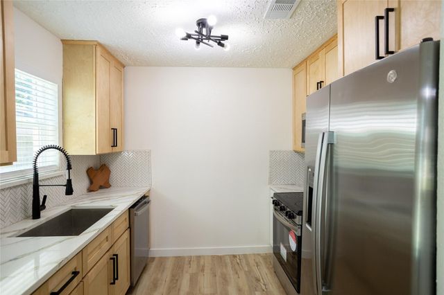 7006 Foxfield Lane, Humble, TX 77338