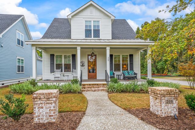 208 Coosaw Point Boulevard, Beaufort, SC 29907