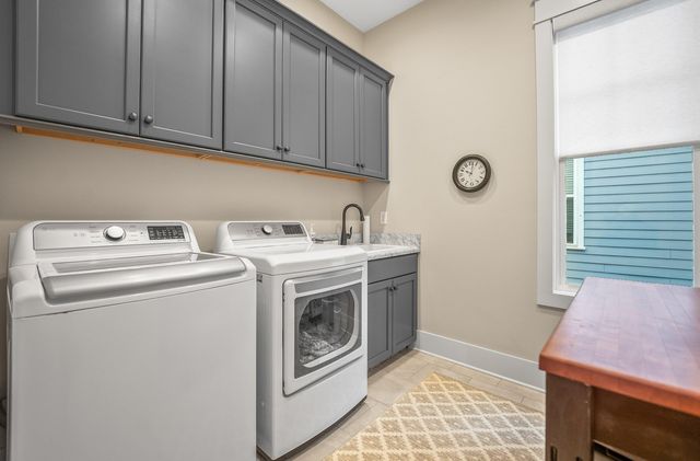 208 Coosaw Point Boulevard, Beaufort, SC 29907