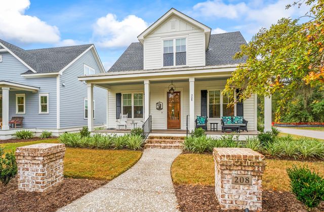 208 Coosaw Point Boulevard, Beaufort, SC 29907