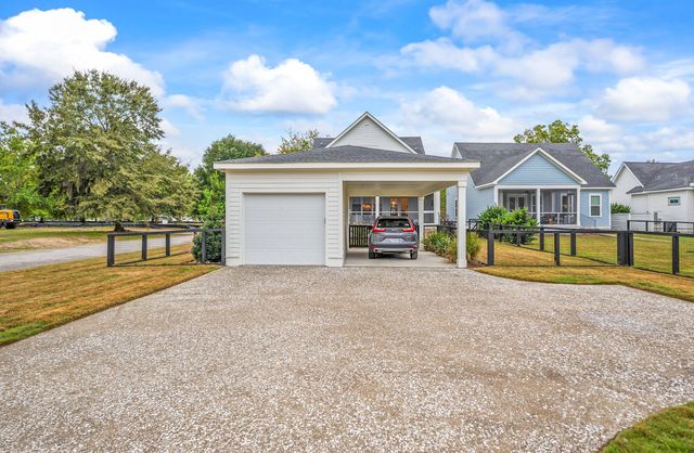 208 Coosaw Point Boulevard, Beaufort, SC 29907