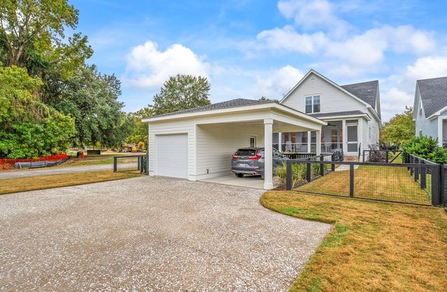 208 Coosaw Point Boulevard, Beaufort, SC 29907