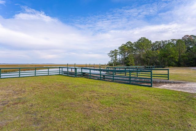 208 Coosaw Point Boulevard, Beaufort, SC 29907
